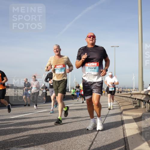 03.10.2026 - Köhlbrandbrückenlauf Yannick Fuchs http://msf.ph/oto/10778914 03.10.2026 09:46:04 Position 2 2990, 2502 meine-sportfotos.de