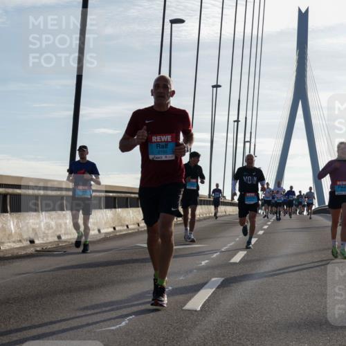 03.10.2026 - Köhlbrandbrückenlauf Yannick Fuchs http://msf.ph/oto/10778915 03.10.2026 09:23:53 Position 1 2150 meine-sportfotos.de