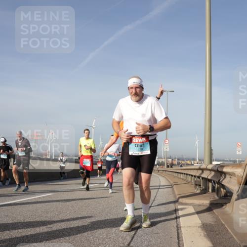 03.10.2026 - Köhlbrandbrückenlauf Yannick Fuchs http://msf.ph/oto/10778935 03.10.2026 09:46:06 Position 2 1379 meine-sportfotos.de