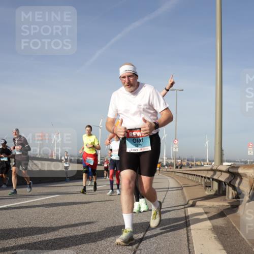 03.10.2026 - Köhlbrandbrückenlauf Yannick Fuchs http://msf.ph/oto/10778938 03.10.2026 09:46:06 Position 2  meine-sportfotos.de