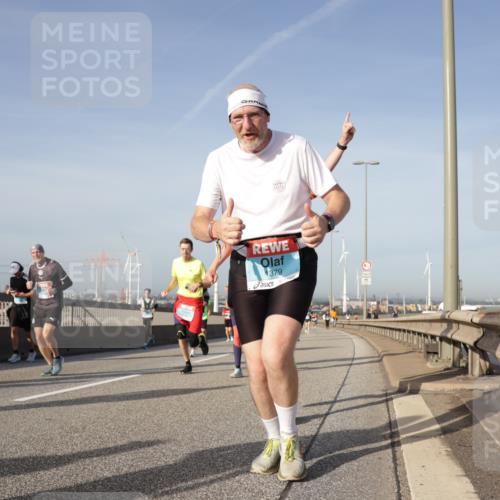 03.10.2026 - Köhlbrandbrückenlauf Yannick Fuchs http://msf.ph/oto/10778941 03.10.2026 09:46:06 Position 2 1379 meine-sportfotos.de