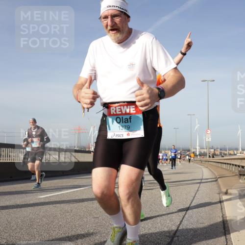 03.10.2026 - Köhlbrandbrückenlauf Yannick Fuchs http://msf.ph/oto/10778947 03.10.2026 09:46:07 Position 2 11, 1379 meine-sportfotos.de