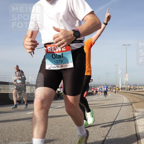 03.10.2026 - Köhlbrandbrückenlauf Yannick Fuchs http://msf.ph/oto/10778951 03.10.2026 09:46:07 Position 2 1379 meine-sportfotos.de