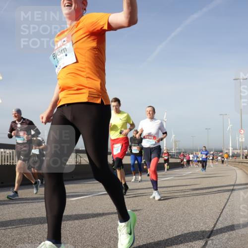 03.10.2026 - Köhlbrandbrückenlauf Yannick Fuchs http://msf.ph/oto/10778953 03.10.2026 09:46:07 Position 2 2087 meine-sportfotos.de