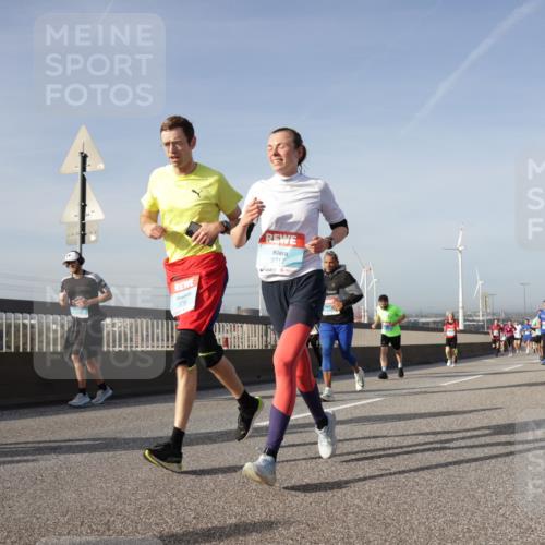 03.10.2026 - Köhlbrandbrückenlauf Yannick Fuchs http://msf.ph/oto/10778966 03.10.2026 09:46:08 Position 2 3716, 3717 meine-sportfotos.de