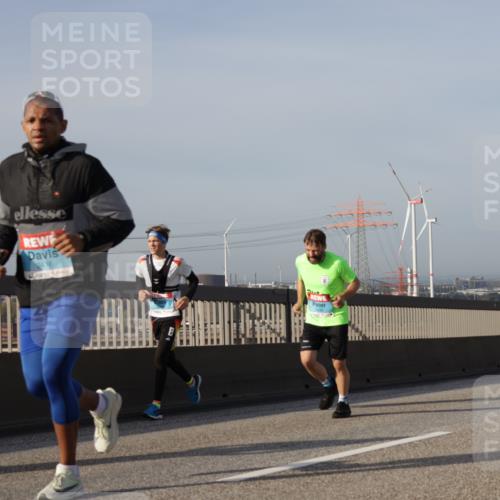 03.10.2026 - Köhlbrandbrückenlauf Yannick Fuchs http://msf.ph/oto/10778977 03.10.2026 09:46:09 Position 2 2416 meine-sportfotos.de