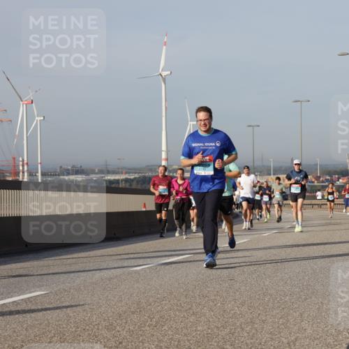 03.10.2026 - Köhlbrandbrückenlauf Yannick Fuchs http://msf.ph/oto/10779003 03.10.2026 09:46:12 Position 2 1510, 2749, 1500 meine-sportfotos.de