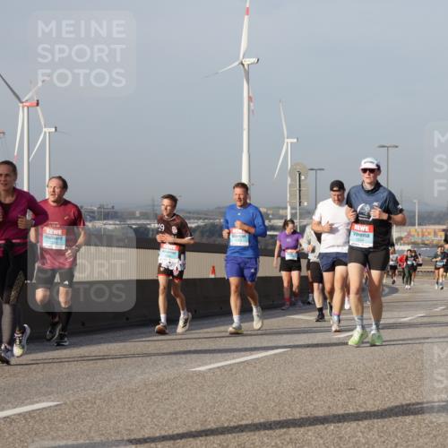 03.10.2026 - Köhlbrandbrückenlauf Yannick Fuchs http://msf.ph/oto/10779051 03.10.2026 09:46:15 Position 2 1326, 19, 2534 meine-sportfotos.de