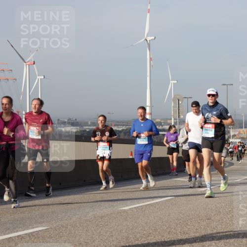 03.10.2026 - Köhlbrandbrückenlauf Yannick Fuchs http://msf.ph/oto/10779054 03.10.2026 09:46:16 Position 2 19, 2534 meine-sportfotos.de