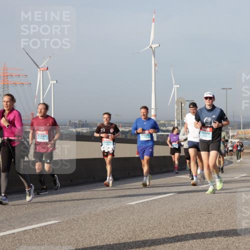 03.10.2026 - Köhlbrandbrückenlauf Yannick Fuchs http://msf.ph/oto/10779057 03.10.2026 09:46:16 Position 2 19, 2534 meine-sportfotos.de