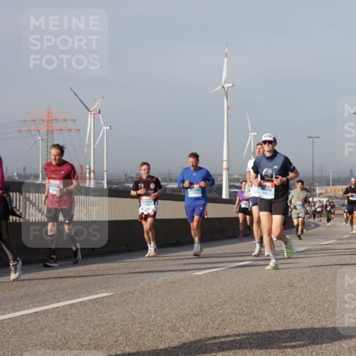 03.10.2026 - Köhlbrandbrückenlauf Yannick Fuchs http://msf.ph/oto/10779070 03.10.2026 09:46:16 Position 2 19 meine-sportfotos.de
