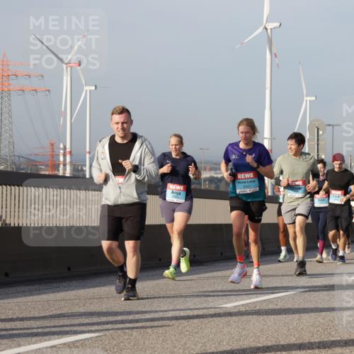 03.10.2026 - Köhlbrandbrückenlauf Yannick Fuchs http://msf.ph/oto/10779100 03.10.2026 09:46:20 Position 2 3397 meine-sportfotos.de