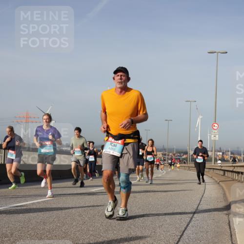 03.10.2026 - Köhlbrandbrückenlauf Yannick Fuchs http://msf.ph/oto/10779125 03.10.2026 09:46:22 Position 2 2342 meine-sportfotos.de