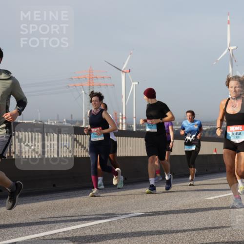 03.10.2026 - Köhlbrandbrückenlauf Yannick Fuchs http://msf.ph/oto/10779157 03.10.2026 09:46:24 Position 2 2593, 2037, 3066 meine-sportfotos.de