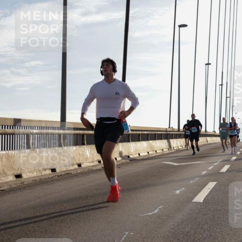 03.10.2026 - Köhlbrandbrückenlauf Yannick Fuchs http://msf.ph/oto/10779250 03.10.2026 09:24:21 Position 1  meine-sportfotos.de