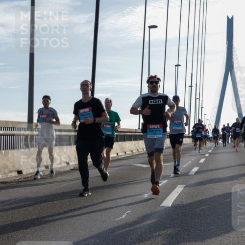 03.10.2026 - Köhlbrandbrückenlauf Yannick Fuchs http://msf.ph/oto/10780248 03.10.2026 09:25:49 Position 1 1911 meine-sportfotos.de