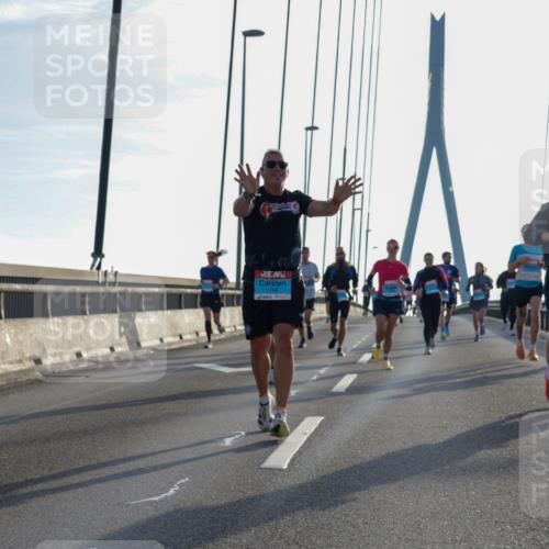 03.10.2026 - Köhlbrandbrückenlauf Yannick Fuchs http://msf.ph/oto/10780319 03.10.2026 09:25:55 Position 1 1786 meine-sportfotos.de