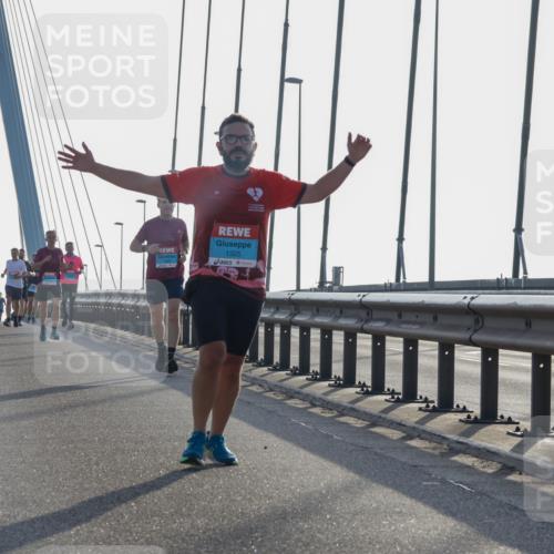 03.10.2026 - Köhlbrandbrückenlauf Yannick Fuchs http://msf.ph/oto/10780486 03.10.2026 09:26:09 Position 1 1325, 16, 8, 2016, 2380 meine-sportfotos.de