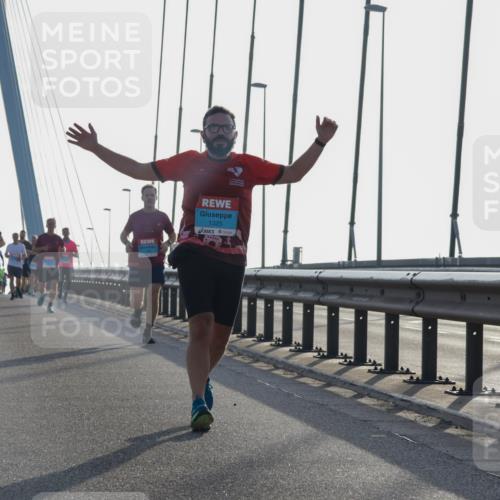 03.10.2026 - Köhlbrandbrückenlauf Yannick Fuchs http://msf.ph/oto/10780489 03.10.2026 09:26:09 Position 1 1325, 9, 8, 2016, 238 meine-sportfotos.de