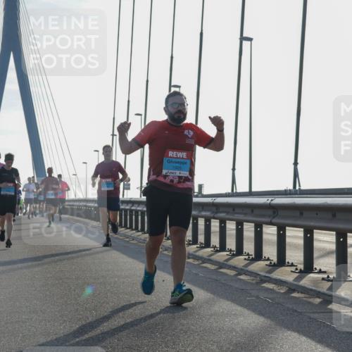 03.10.2026 - Köhlbrandbrückenlauf Yannick Fuchs http://msf.ph/oto/10780495 03.10.2026 09:26:10 Position 1 1325, 8, 2 meine-sportfotos.de