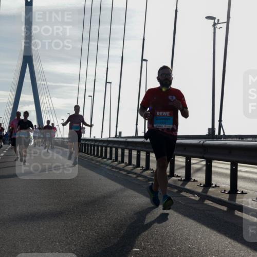 03.10.2026 - Köhlbrandbrückenlauf Yannick Fuchs http://msf.ph/oto/10780511 03.10.2026 09:26:10 Position 1 1325 meine-sportfotos.de