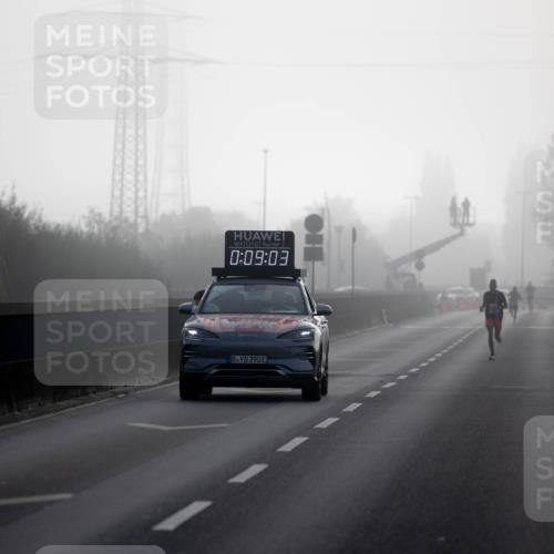 03.10.2026 - Köhlbrandbrückenlauf Michael Strokosch http://msf.ph/oto/10803718 03.10.2026 09:09:54 Position 3 390, 2, 0, 09, 03 meine-sportfotos.de
