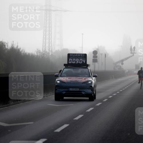03.10.2026 - Köhlbrandbrückenlauf Michael Strokosch http://msf.ph/oto/10803721 03.10.2026 09:09:56 Position 3 2, 0, 09, 04, 390 meine-sportfotos.de