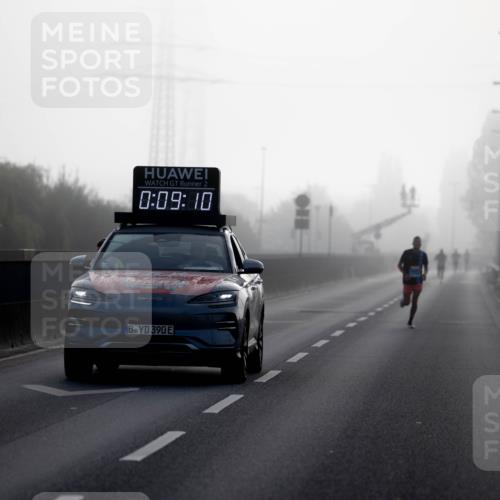 03.10.2026 - Köhlbrandbrückenlauf Michael Strokosch http://msf.ph/oto/10803726 03.10.2026 09:10:01 Position 3 2, 0, 09, 10, 390 meine-sportfotos.de
