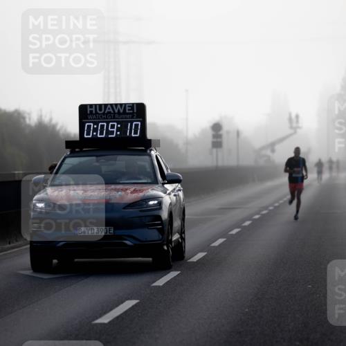 03.10.2026 - Köhlbrandbrückenlauf Michael Strokosch http://msf.ph/oto/10803728 03.10.2026 09:10:02 Position 3 2, 0, 09, 10, 390 meine-sportfotos.de