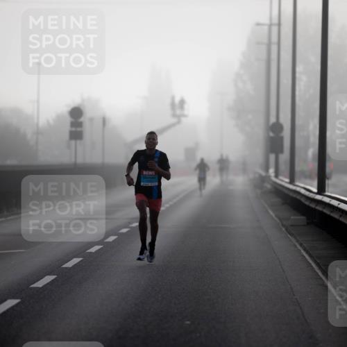 03.10.2026 - Köhlbrandbrückenlauf Michael Strokosch http://msf.ph/oto/10803731 03.10.2026 09:10:05 Position 3  meine-sportfotos.de