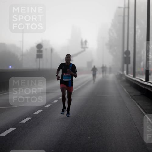 03.10.2026 - Köhlbrandbrückenlauf Michael Strokosch http://msf.ph/oto/10803733 03.10.2026 09:10:05 Position 3  meine-sportfotos.de