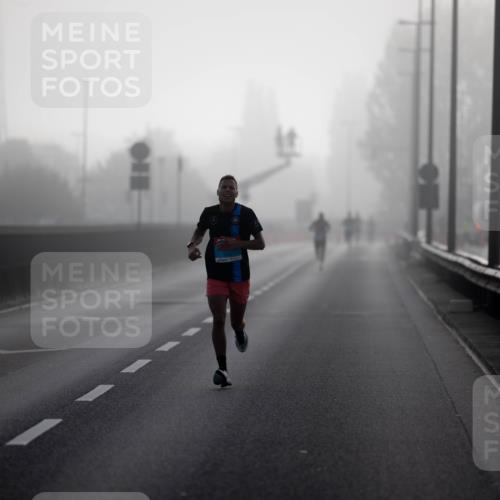 03.10.2026 - Köhlbrandbrückenlauf Michael Strokosch http://msf.ph/oto/10803734 03.10.2026 09:10:05 Position 3  meine-sportfotos.de