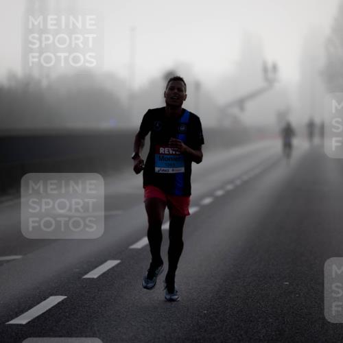 03.10.2026 - Köhlbrandbrückenlauf Michael Strokosch http://msf.ph/oto/10803739 03.10.2026 09:10:08 Position 3 1263 meine-sportfotos.de
