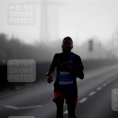 03.10.2026 - Köhlbrandbrückenlauf Michael Strokosch http://msf.ph/oto/10803741 03.10.2026 09:10:10 Position 3 1263 meine-sportfotos.de