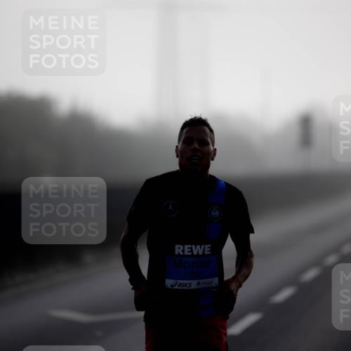 03.10.2026 - Köhlbrandbrückenlauf Michael Strokosch http://msf.ph/oto/10803742 03.10.2026 09:10:10 Position 3 1263 meine-sportfotos.de