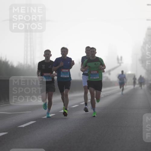 03.10.2026 - Köhlbrandbrückenlauf Michael Strokosch http://msf.ph/oto/10803793 03.10.2026 09:11:06 Position 3 2106, 2043 meine-sportfotos.de