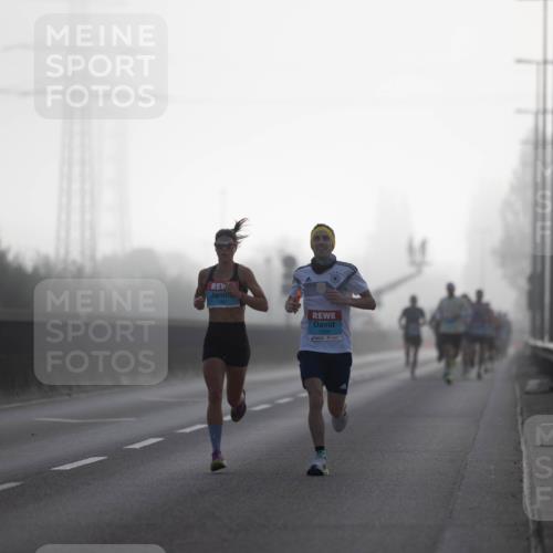 03.10.2026 - Köhlbrandbrückenlauf Michael Strokosch http://msf.ph/oto/10803799 03.10.2026 09:11:34 Position 3 1324 meine-sportfotos.de