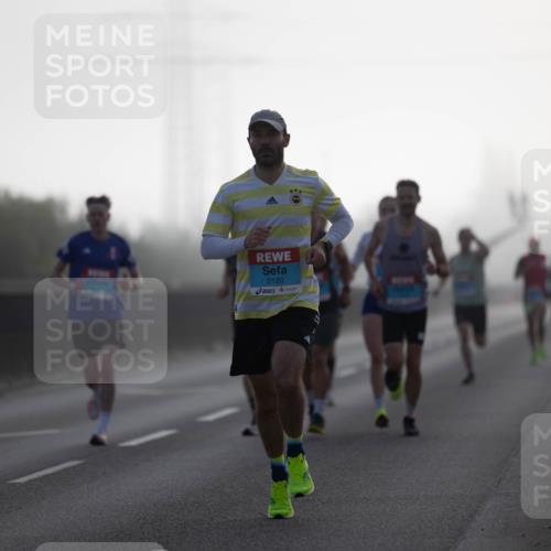 03.10.2026 - Köhlbrandbrückenlauf Michael Strokosch http://msf.ph/oto/10803806 03.10.2026 09:11:48 Position 3 2120 meine-sportfotos.de