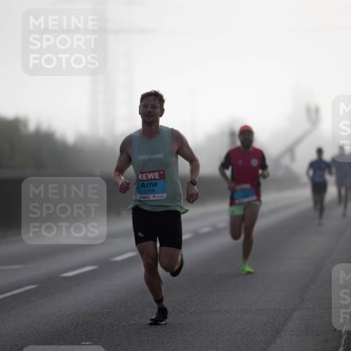 03.10.2026 - Köhlbrandbrückenlauf Michael Strokosch http://msf.ph/oto/10803813 03.10.2026 09:11:55 Position 3 2109 meine-sportfotos.de