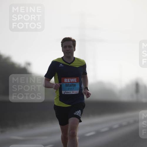 03.10.2026 - Köhlbrandbrückenlauf Michael Strokosch http://msf.ph/oto/10803832 03.10.2026 09:12:14 Position 3 2117 meine-sportfotos.de