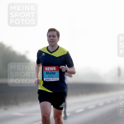 03.10.2026 - Köhlbrandbrückenlauf Michael Strokosch http://msf.ph/oto/10803833 03.10.2026 09:12:14 Position 3 2117 meine-sportfotos.de
