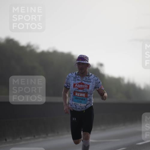 03.10.2026 - Köhlbrandbrückenlauf Michael Strokosch http://msf.ph/oto/10803834 03.10.2026 09:12:16 Position 3 1716, 33 meine-sportfotos.de