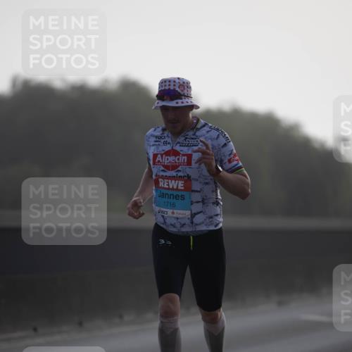 03.10.2026 - Köhlbrandbrückenlauf Michael Strokosch http://msf.ph/oto/10803836 03.10.2026 09:12:17 Position 3 1716 meine-sportfotos.de