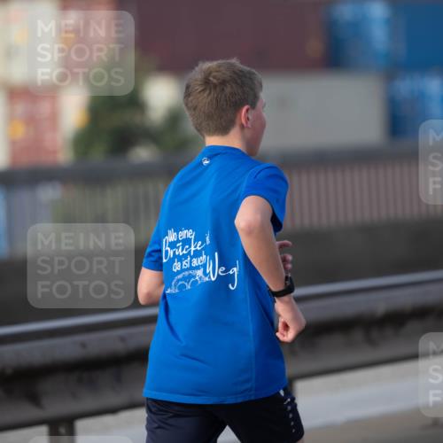 03.10.2026 - Köhlbrandbrückenlauf Michael Strokosch http://msf.ph/oto/10803878 03.10.2026 09:15:06 Position 3  meine-sportfotos.de