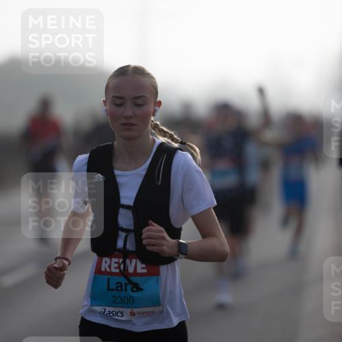 03.10.2026 - Köhlbrandbrückenlauf Michael Strokosch http://msf.ph/oto/10803893 03.10.2026 09:16:23 Position 3 2300 meine-sportfotos.de
