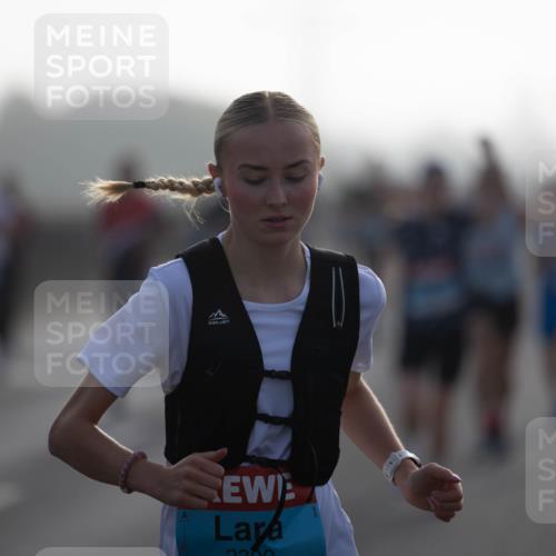 03.10.2026 - Köhlbrandbrückenlauf Michael Strokosch http://msf.ph/oto/10803895 03.10.2026 09:16:23 Position 3 2300 meine-sportfotos.de