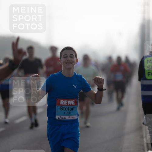 03.10.2026 - Köhlbrandbrückenlauf Michael Strokosch http://msf.ph/oto/10803901 03.10.2026 09:16:28 Position 3 1229 meine-sportfotos.de