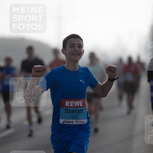03.10.2026 - Köhlbrandbrückenlauf Michael Strokosch http://msf.ph/oto/10803903 03.10.2026 09:16:28 Position 3 1229 meine-sportfotos.de