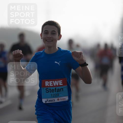 03.10.2026 - Köhlbrandbrückenlauf Michael Strokosch http://msf.ph/oto/10803904 03.10.2026 09:16:29 Position 3 1229 meine-sportfotos.de
