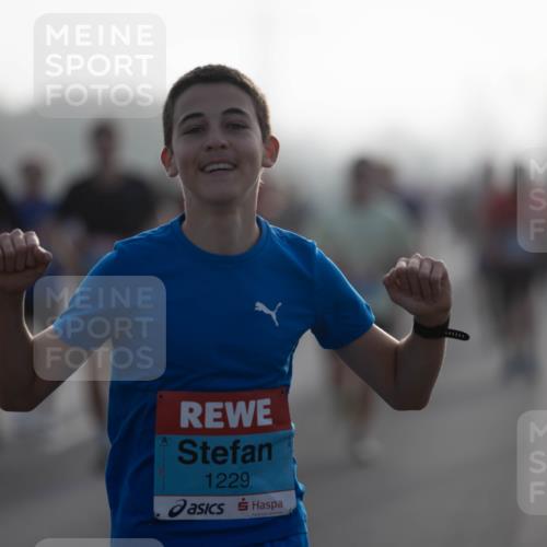 03.10.2026 - Köhlbrandbrückenlauf Michael Strokosch http://msf.ph/oto/10803905 03.10.2026 09:16:29 Position 3 1229 meine-sportfotos.de